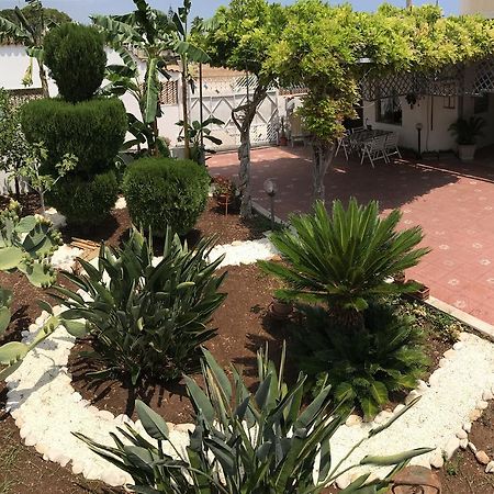 Casa Vacanze Robinson Vila Avola Exterior foto